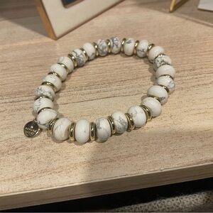 Kendra Scott White Howlite and Gold Beaded Bracelet